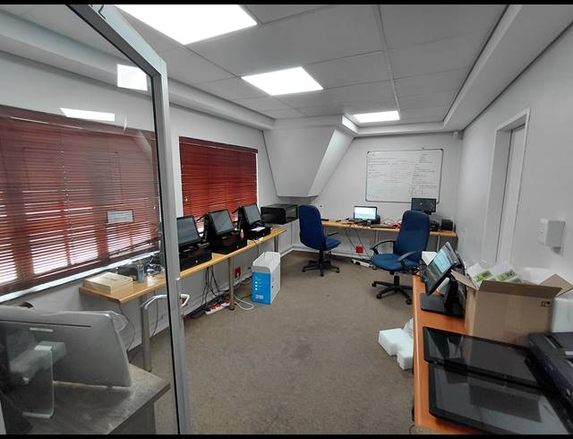 256M² OFFICE FOR SALE IN RANDJESPARK